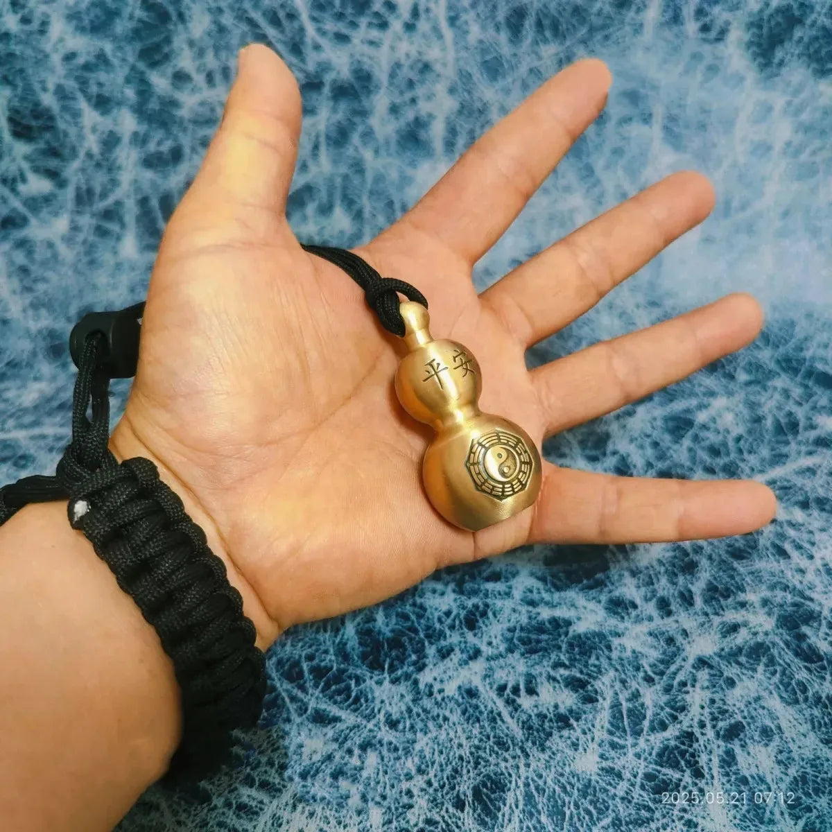 Gourdbraceletbrassselfdefensegadgetsemergencysurvivaltoolwindowbrokenpersonalsec...